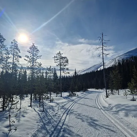 Nunnula * Äkäslompolo